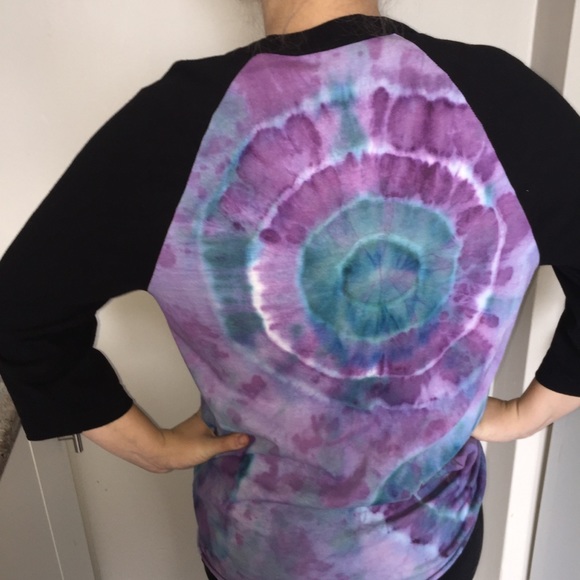 Hand dyed alien yingyang baseball T - Picture 4 of 5